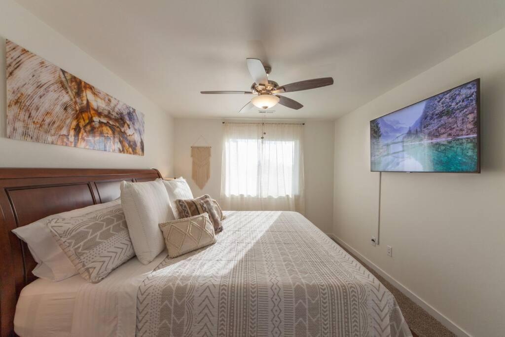 Vila Modern Decor & Style King Bed Wifi With Garage Spokane Exteriér fotografie
